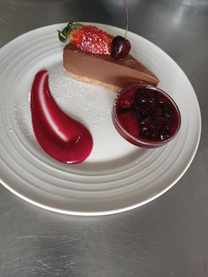 Hotel The Ynyscedwyn Arms 3*