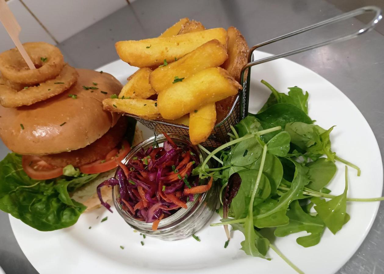 Hotel The Ynyscedwyn Arms 3*