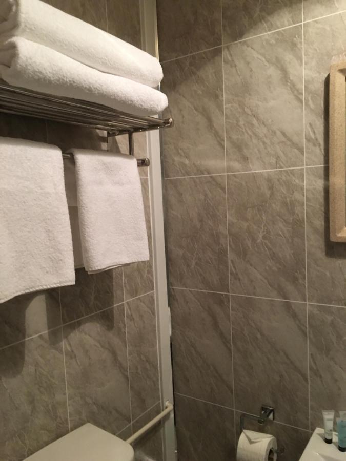 The Ynyscedwyn Arms 3*