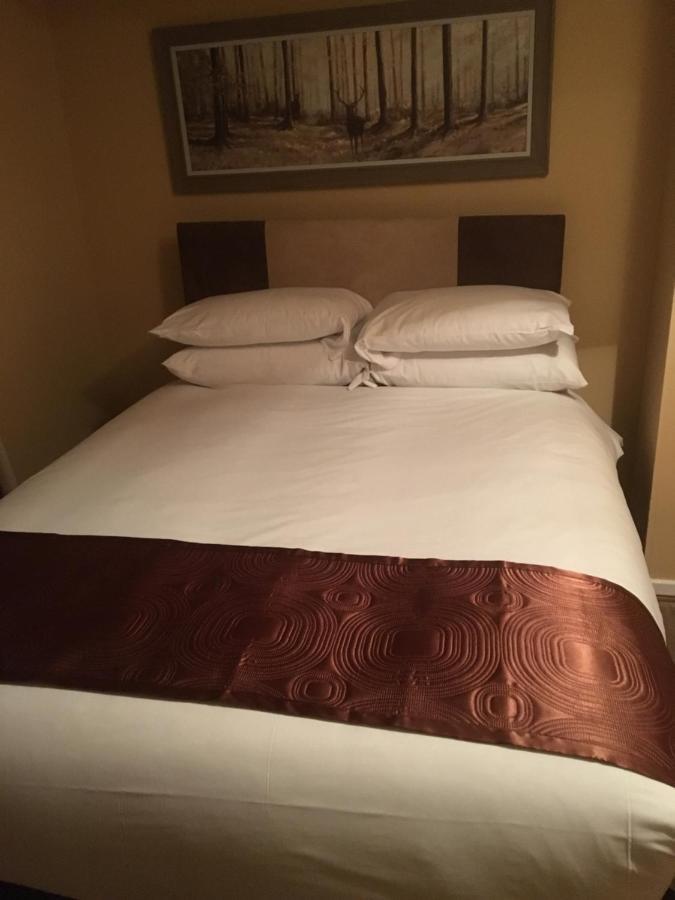 The Ynyscedwyn Arms 3*