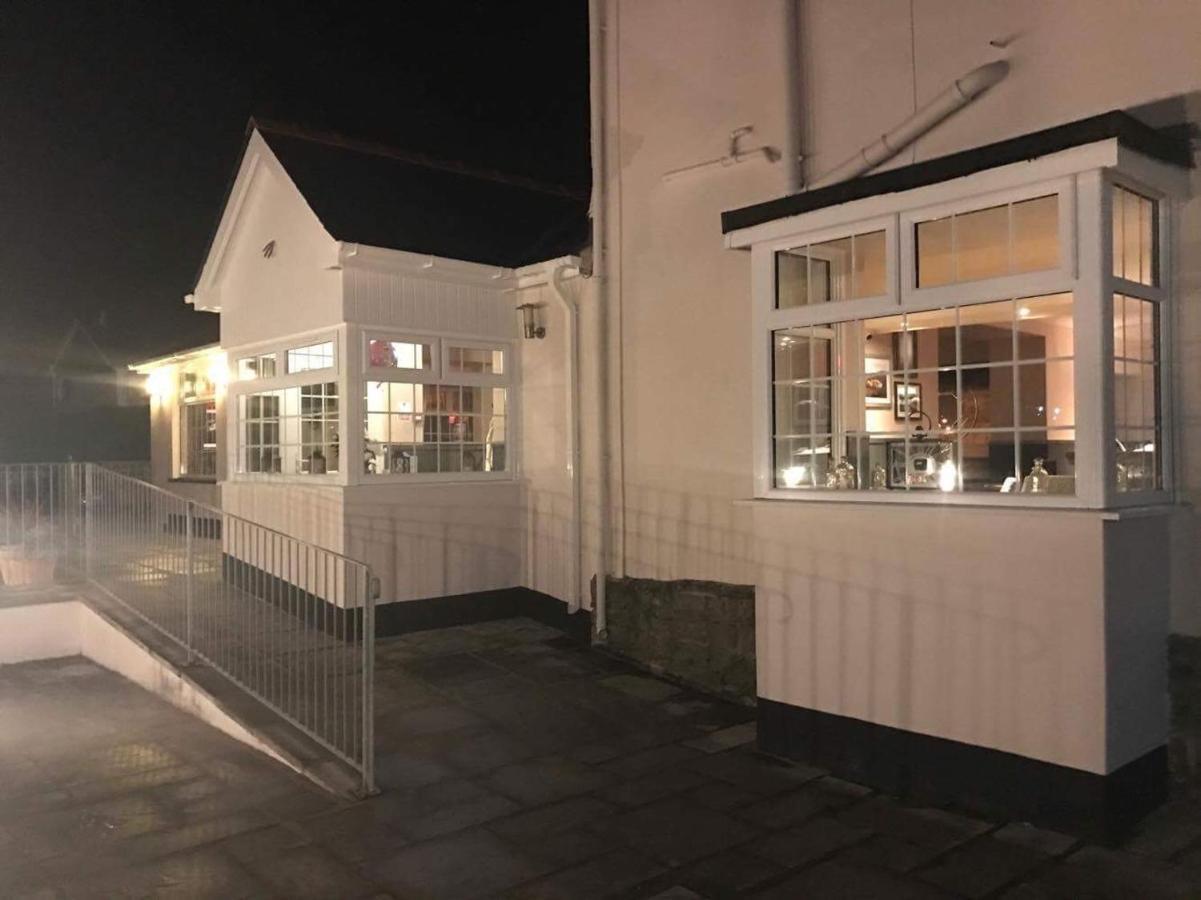 The Ynyscedwyn Arms Hotel Swansea